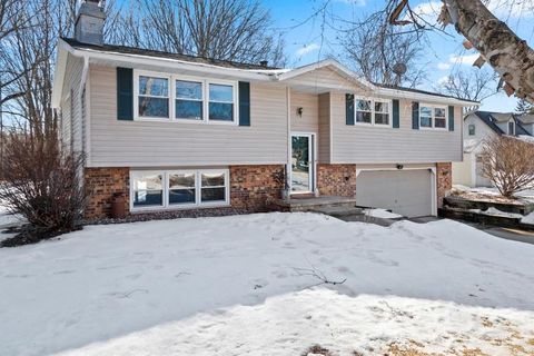 Photo of 3869 SILVER BOW Drive, GREEN BAY, WI 54313 (MLS # 50321304)