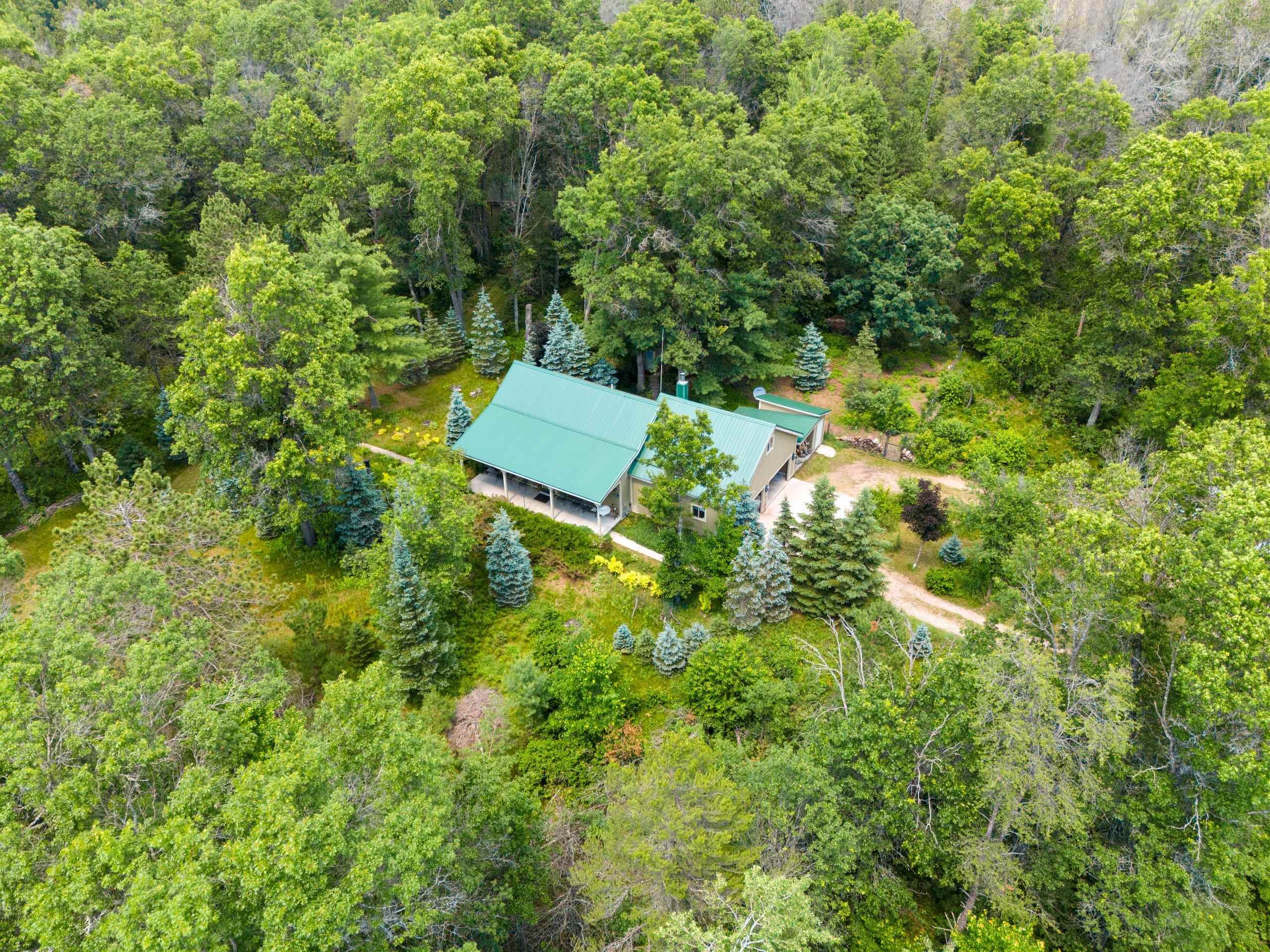 Crivitz, Wisconsin 54114, United States, 3 Bedrooms Bedrooms, ,2 BathroomsBathrooms,Residential,Active,164418