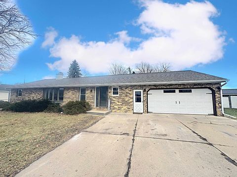 Photo of 1412 N REXFORD Street, APPLETON, WI 54914 (MLS # 50319964)