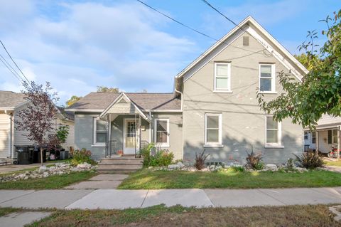 Photo of 611 N 4TH Avenue, STURGEON BAY, WI 54235 (MLS # 50316169)