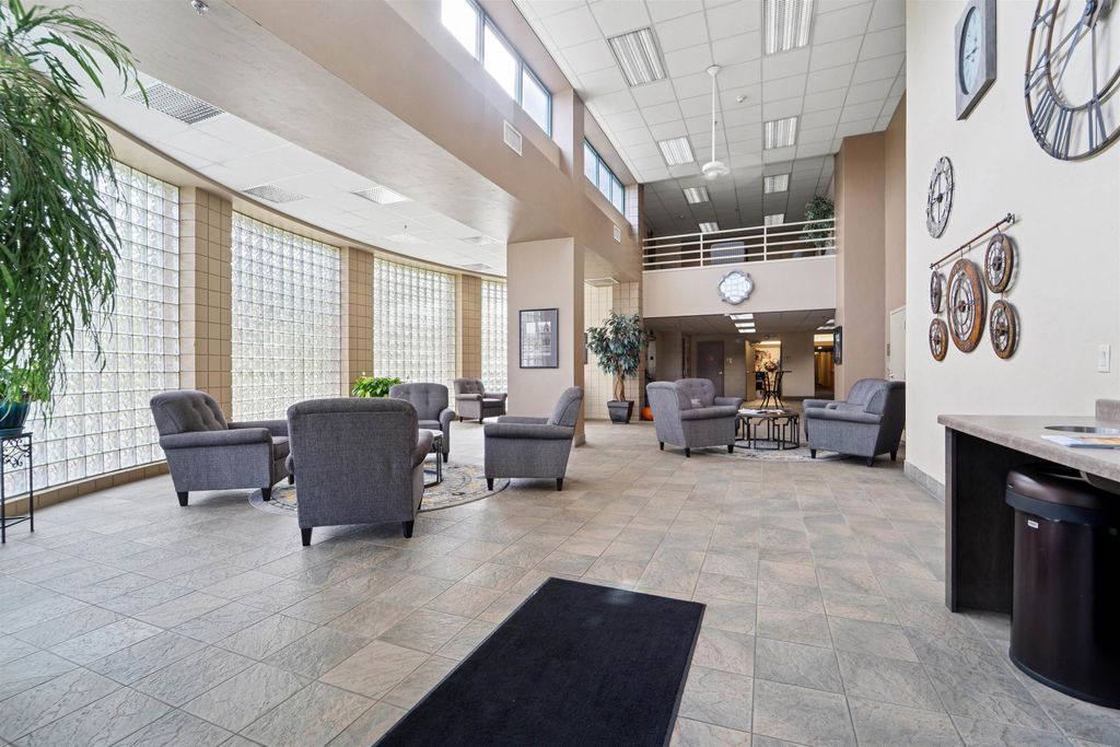 Photo of 400 N RICHMOND Street #323, APPLETON, WI 54911 (MLS # 50316817)