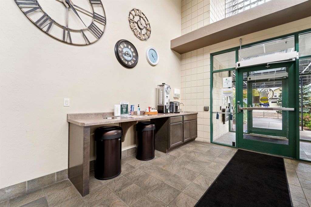 Photo of 400 N RICHMOND Street #323, APPLETON, WI 54911 (MLS # 50316817)