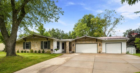 Photo of 416 S HARRISON Street, WAUPACA, WI 54981 (MLS # 50333000)