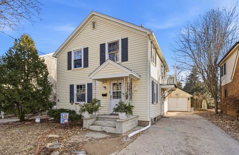 Photo of 1019 W OKLAHOMA Street, APPLETON, WI 54914 (MLS # 50321742)