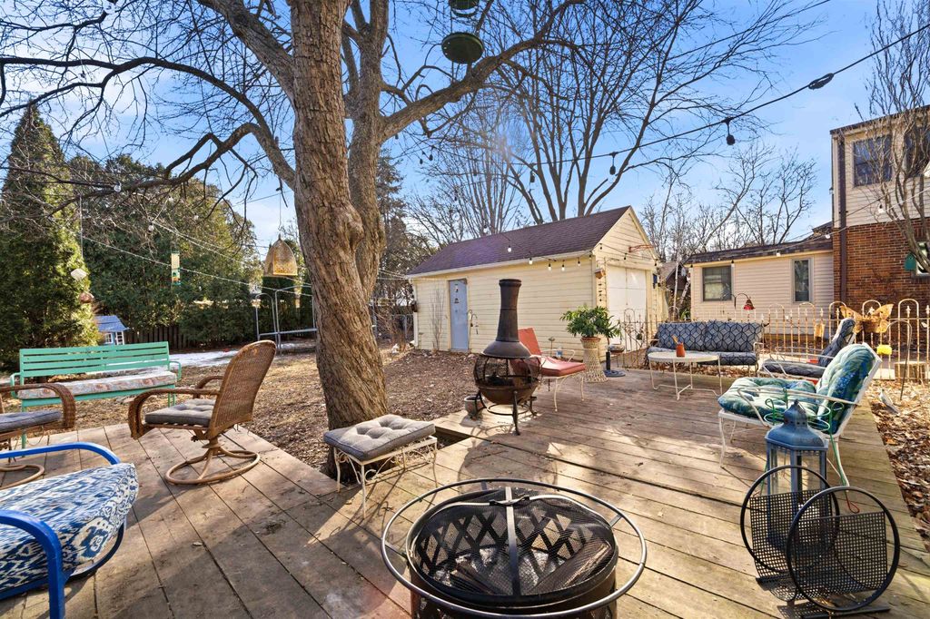 Photo of 1019 W OKLAHOMA Street, APPLETON, WI 54914 (MLS # 50321742)