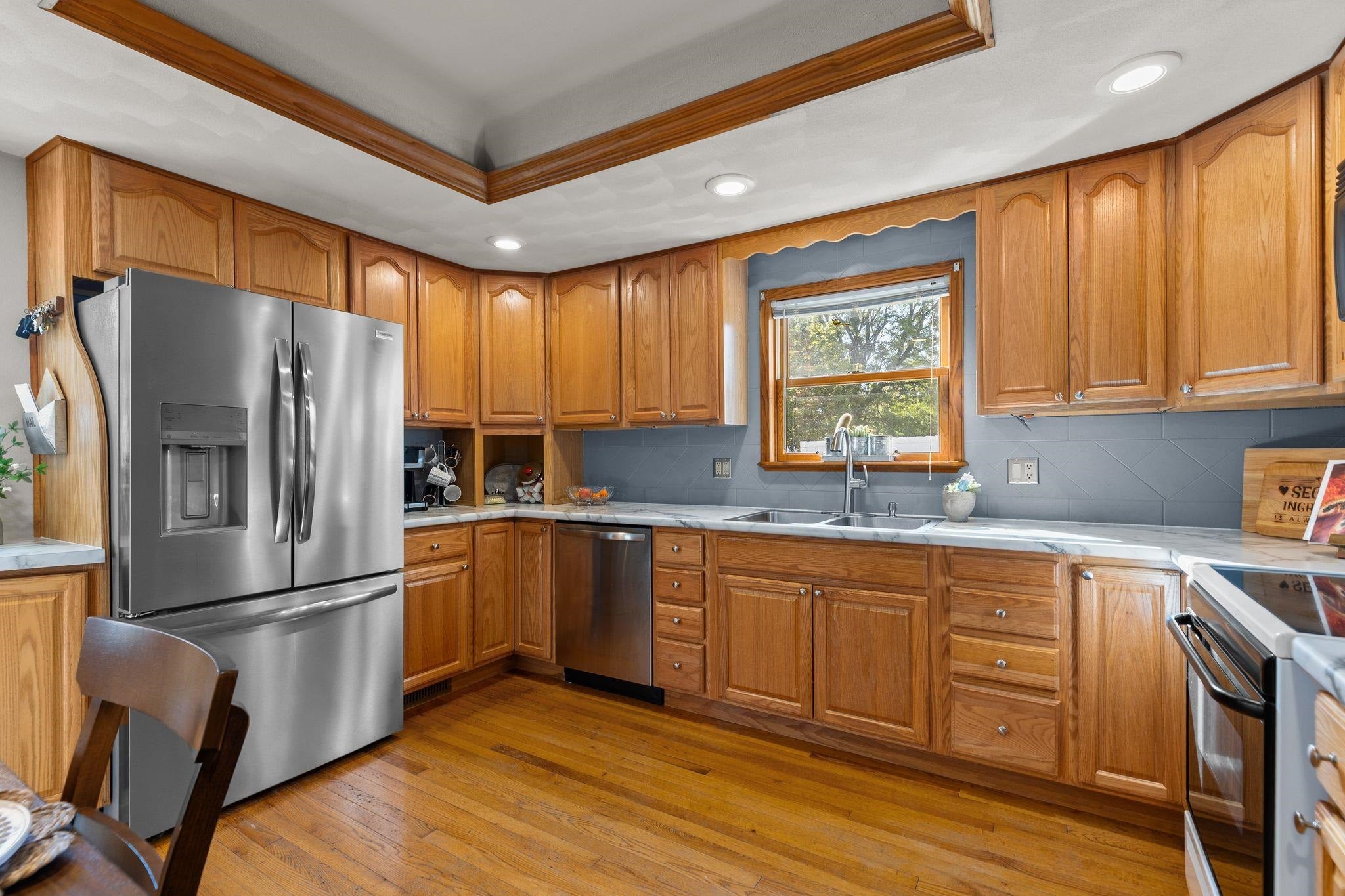 121 E 2ND Street