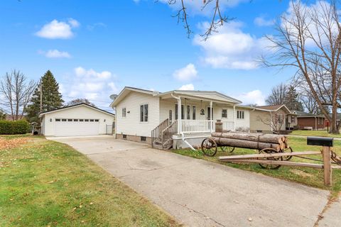 Photo of 1520 DAGGETT Street, MARINETTE, WI 54143 (MLS # 50318585)