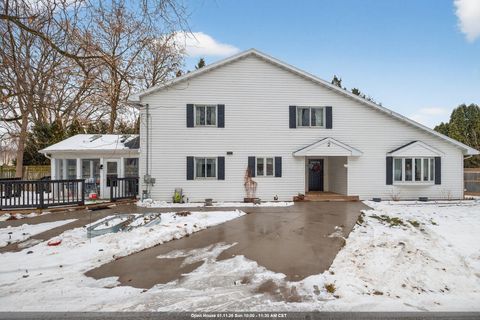 Photo of 2 STAMES Drive, APPLETON, WI 54914 (MLS # 50319648)