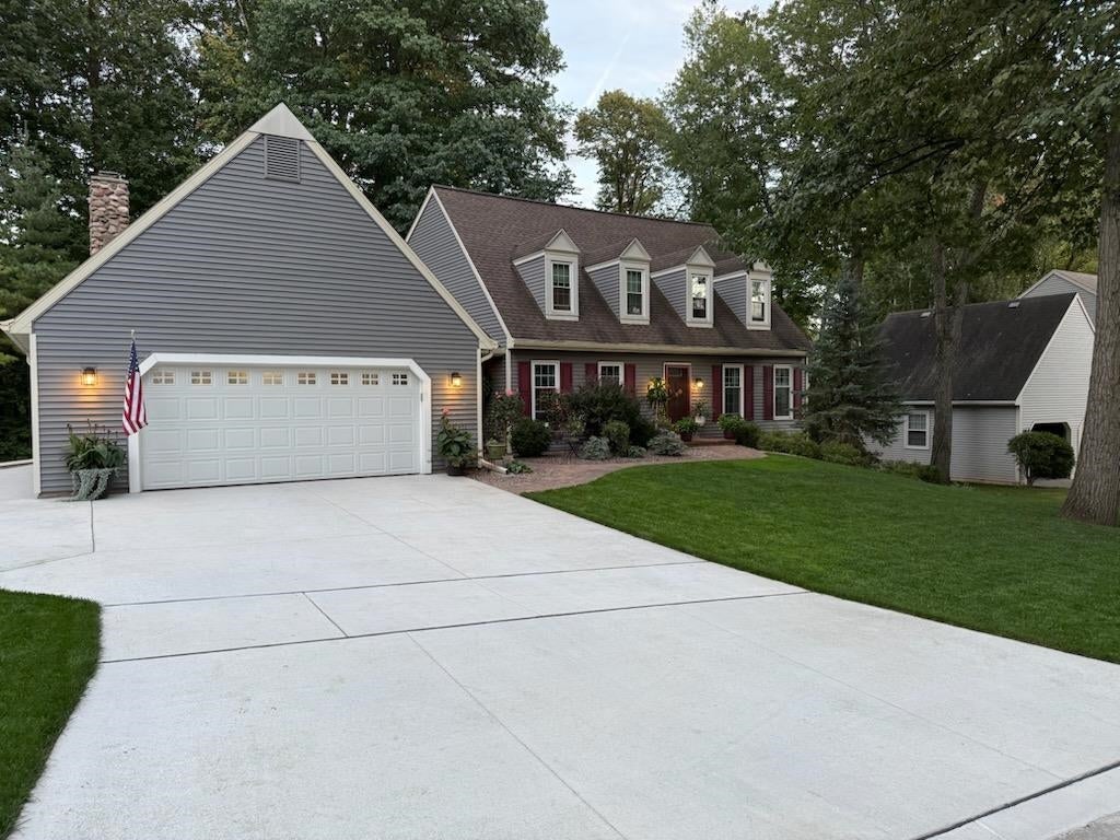 2075 SANDALWOOD Court