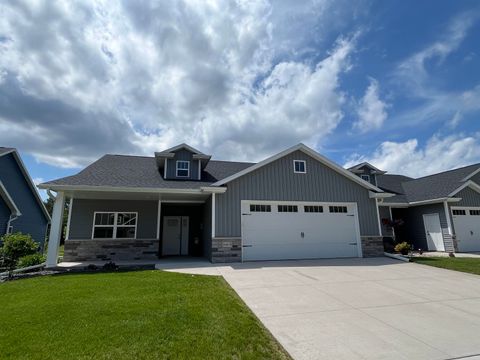 Photo of N9073 SOUTHTOWNE Drive, MENASHA, WI 54952 (MLS # 50310664)