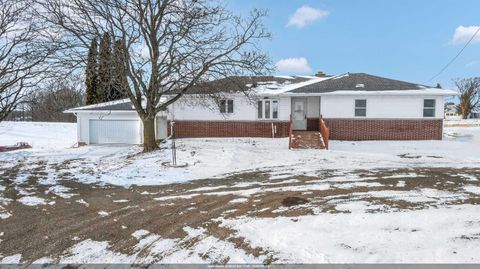 Photo of W8662 LONE ELM Road, VAN DYNE, WI 54979 (MLS # 50320227)