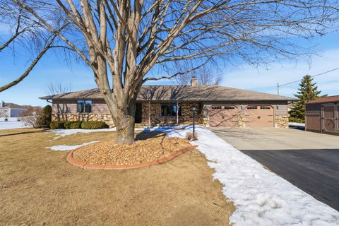 Photo of W6534 MANITOWOC Road, MENASHA, WI 54952 (MLS # 50321165)