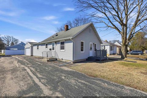 Photo of 1001 W GRANT Street, APPLETON, WI 54914 (MLS # 50323248)