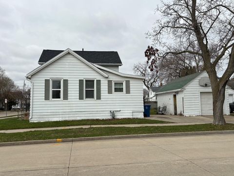 202 W IRVING Avenue OSHKOSH WI 54901