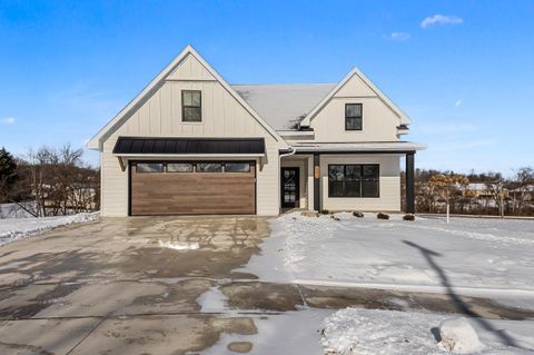 Photo of 541 SECURITY Boulevard, GREEN BAY, WI 54313 (MLS # 50319975)
