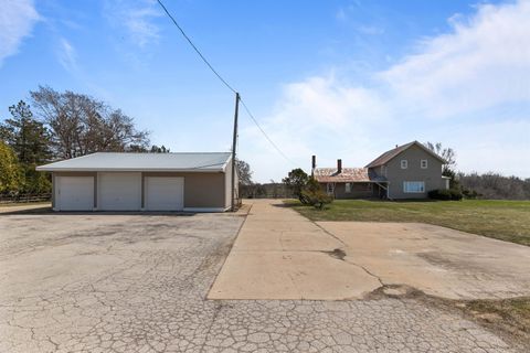 Photo of 3829 LOST DAUPHIN Road, DE PERE, WI 54115 (MLS # 50320785)