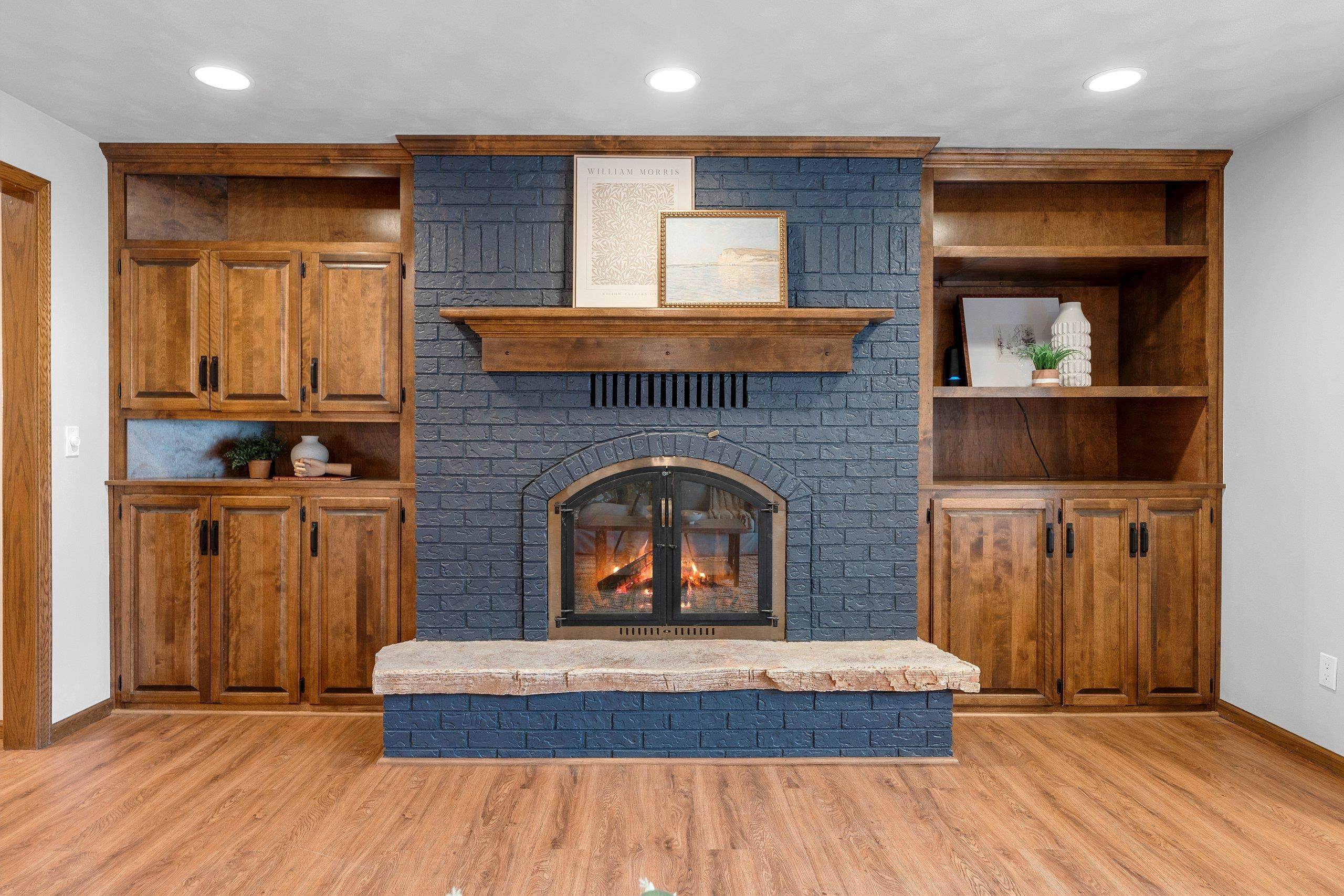 1236 MEADOWVIEW Drive