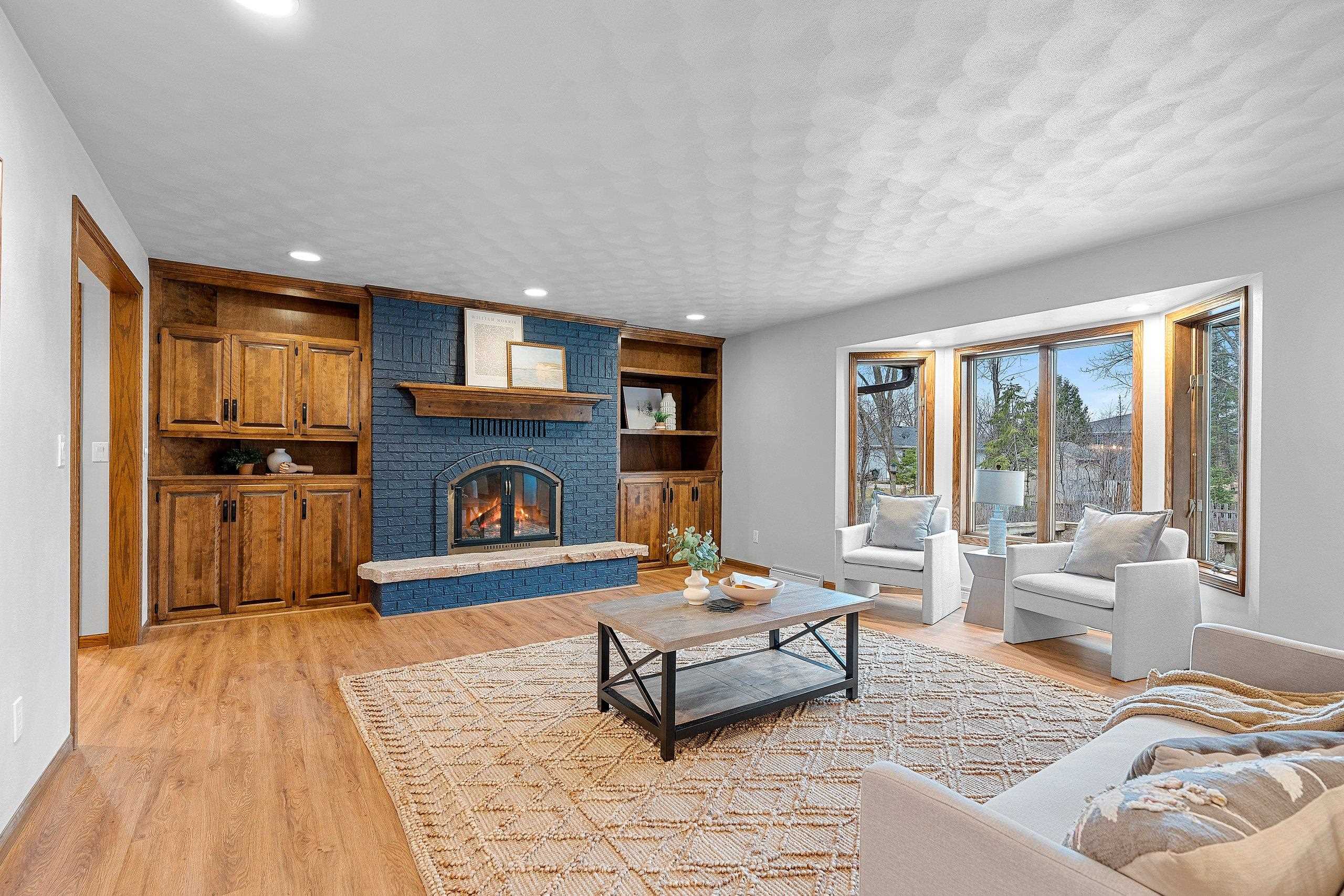 1236 MEADOWVIEW Drive