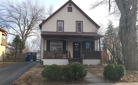 Photo of 739 W 8TH Street, APPLETON, WI 54914 (MLS # 50321908)