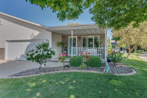 Photo of 336 PARKSIDE Court, KIMBERLY, WI 54136 (MLS # 50330363)