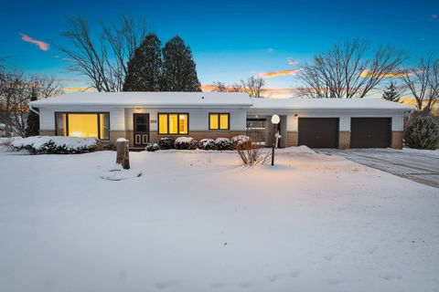 Photo of 158 VANDE HEI Road, GREEN BAY, WI 54301 (MLS # 50319044)