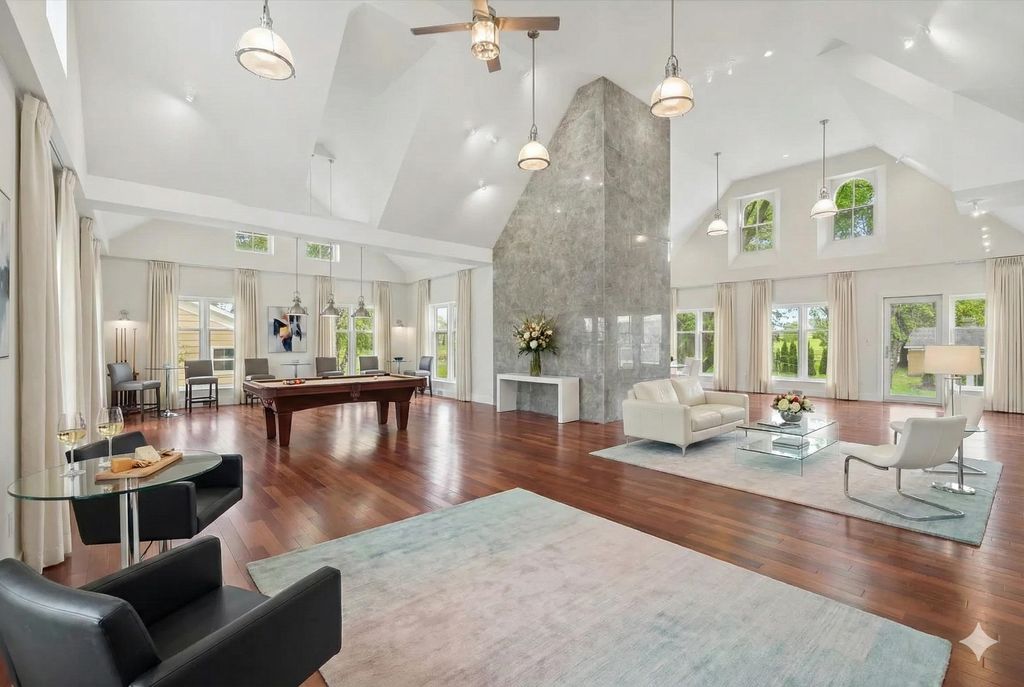 Photo of 6600 N BALLARD Road, APPLETON, WI 54913 (MLS # 50319817)