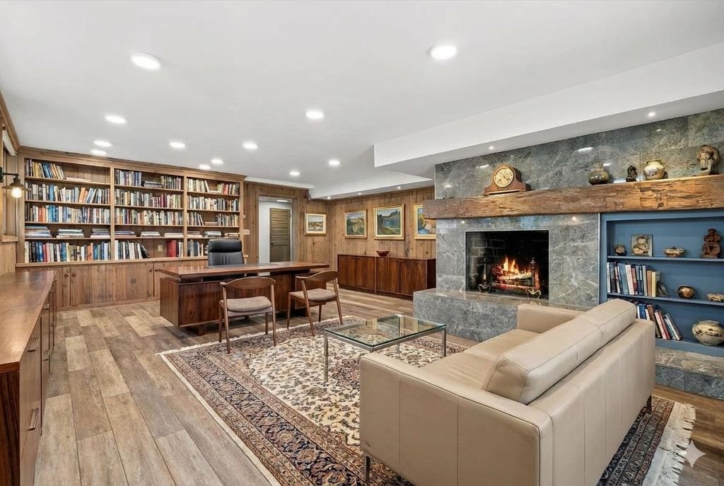 Photo of 6600 N BALLARD Road, APPLETON, WI 54913 (MLS # 50319817)