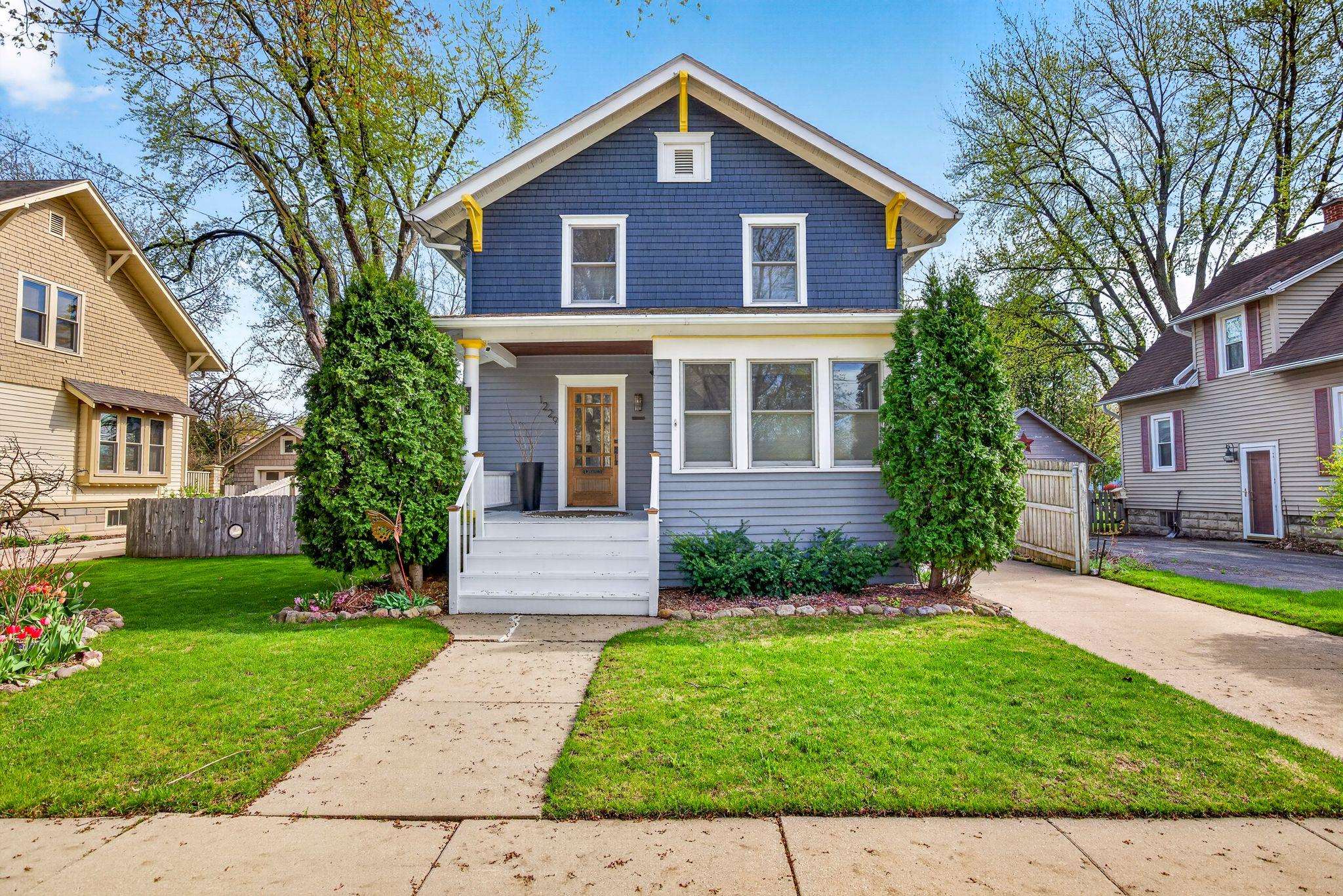 Photo 1 of 47 — 1229 W LAWRENCE Street, APPLETON, WI 54914