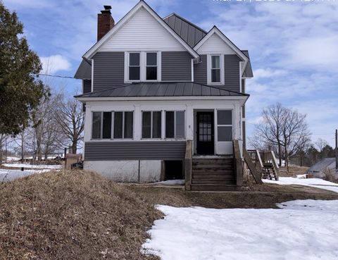 Photo of 11668 TOM POST Road, POUND, WI 54161 (MLS # 50323236)