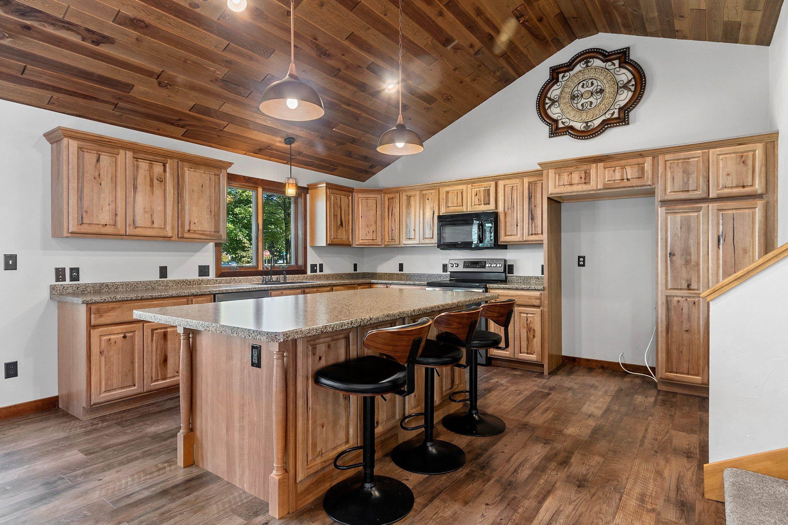 Embarrass, Wisconsin 54933, United States, 3 Bedrooms Bedrooms, ,3 BathroomsBathrooms,Residential,Active,41405