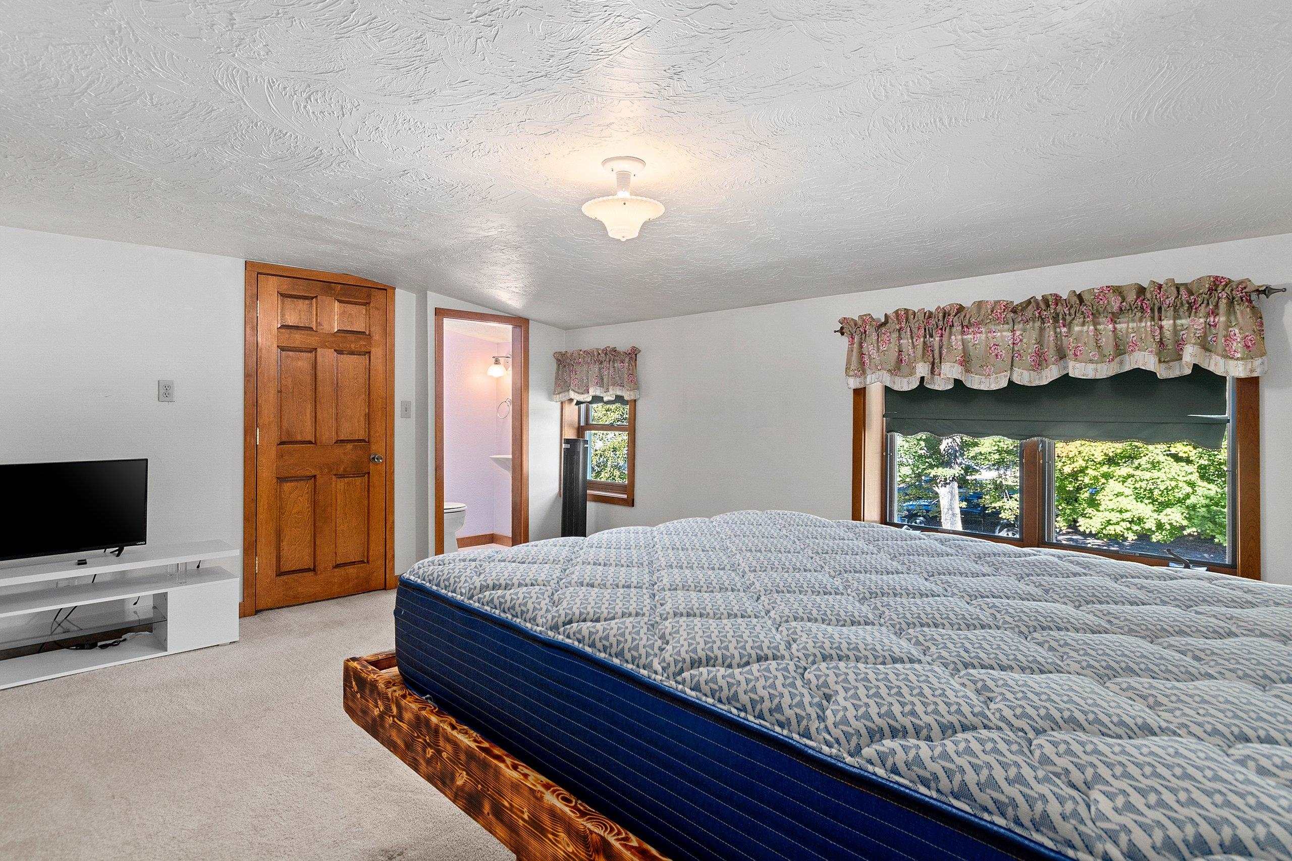 Embarrass, Wisconsin 54933, United States, 3 Bedrooms Bedrooms, ,3 BathroomsBathrooms,Residential,Active,41405