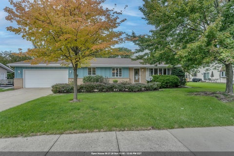 Photo of 934 NICOLET Avenue, OSHKOSH, WI 54901 (MLS # 50332902)