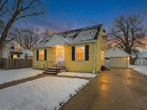 Photo of 705 DRAPER Street, KAUKAUNA, WI 54130 (MLS # 50319618)