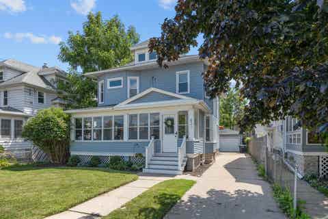 Photo of 623 W NEW YORK Avenue, OSHKOSH, WI 54901 (MLS # 50330298)