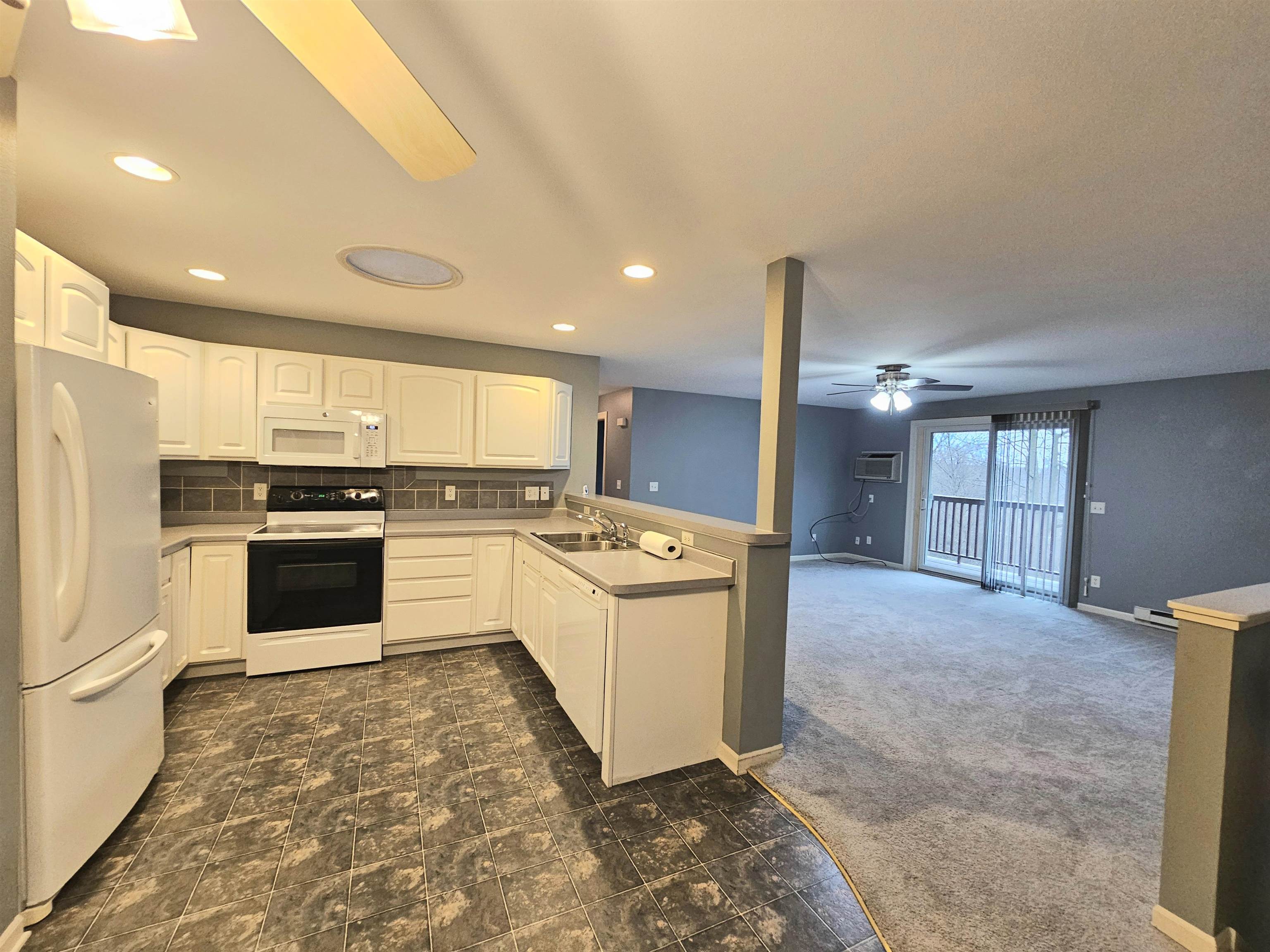 231 COUNTRY SIDE Court