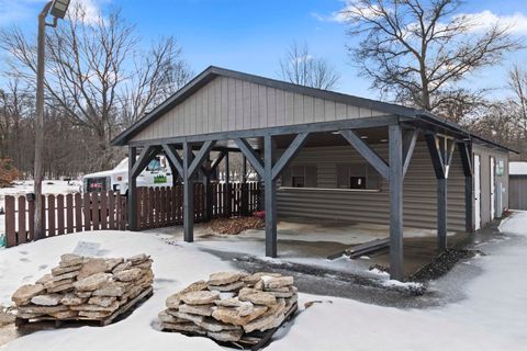 Photo of W11375 COUNTY ROAD X, CRIVITZ, WI 54114 (MLS # 50321401)