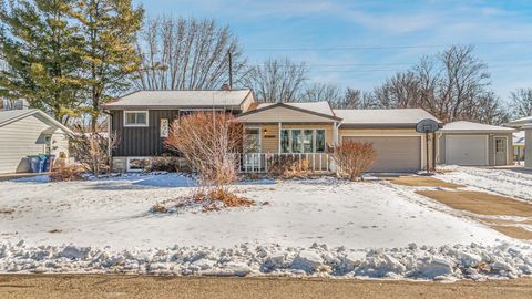 Photo of 198 MCKINLEY Avenue, CLINTONVILLE, WI 54929 (MLS # 50321488)