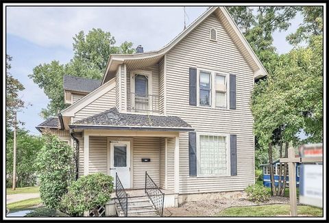 Photo of 211 E WOLF RIVER Avenue, NEW LONDON, WI 54961 (MLS # 50314818)