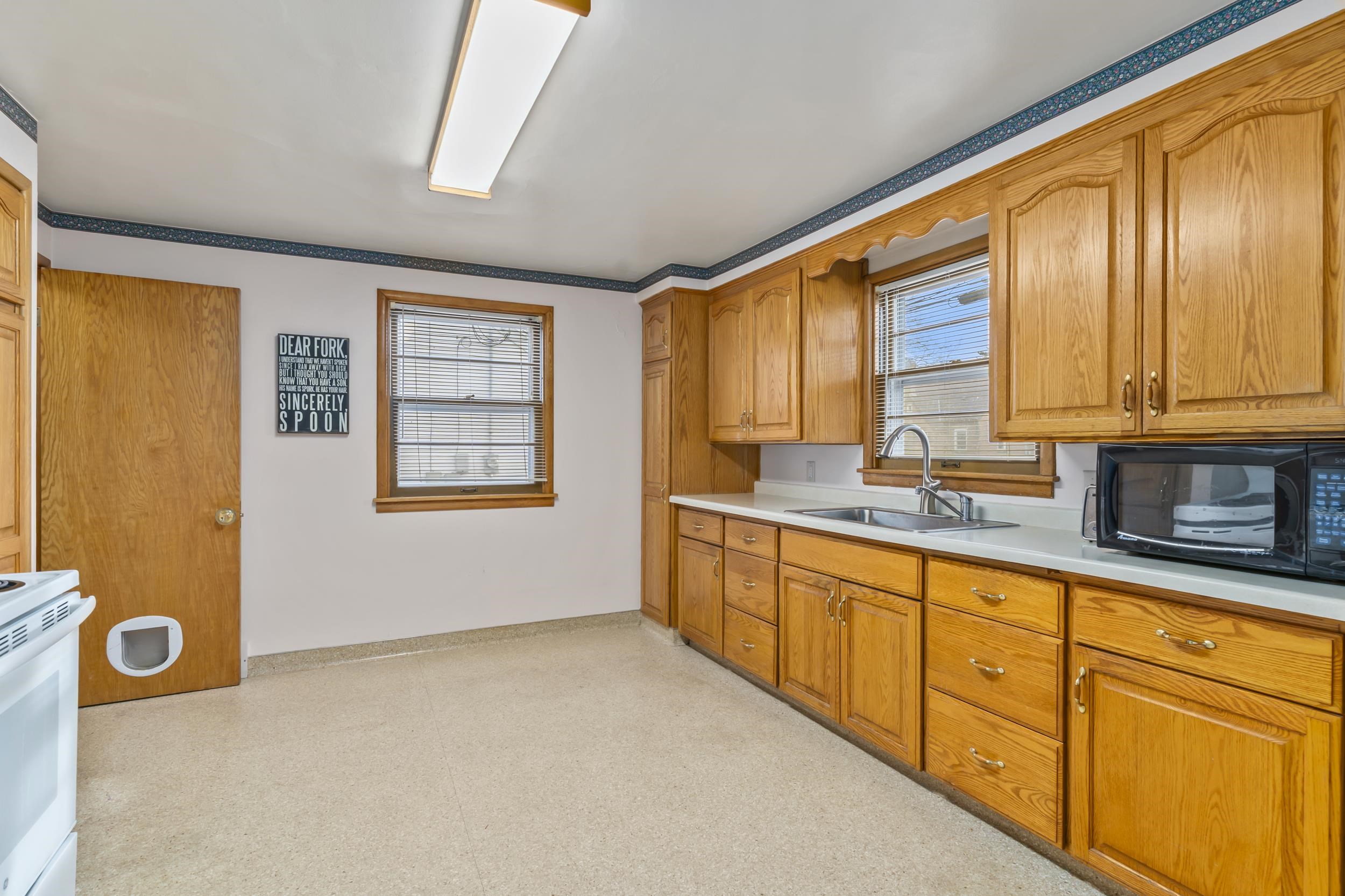 418 N OUTAGAMIE Street