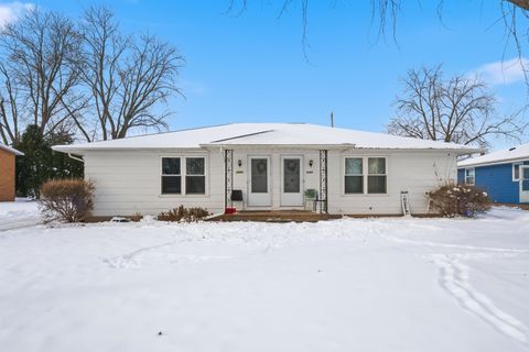 Photo of 2325 N BALLARD Road, APPLETON, WI 54911 (MLS # 50319052)