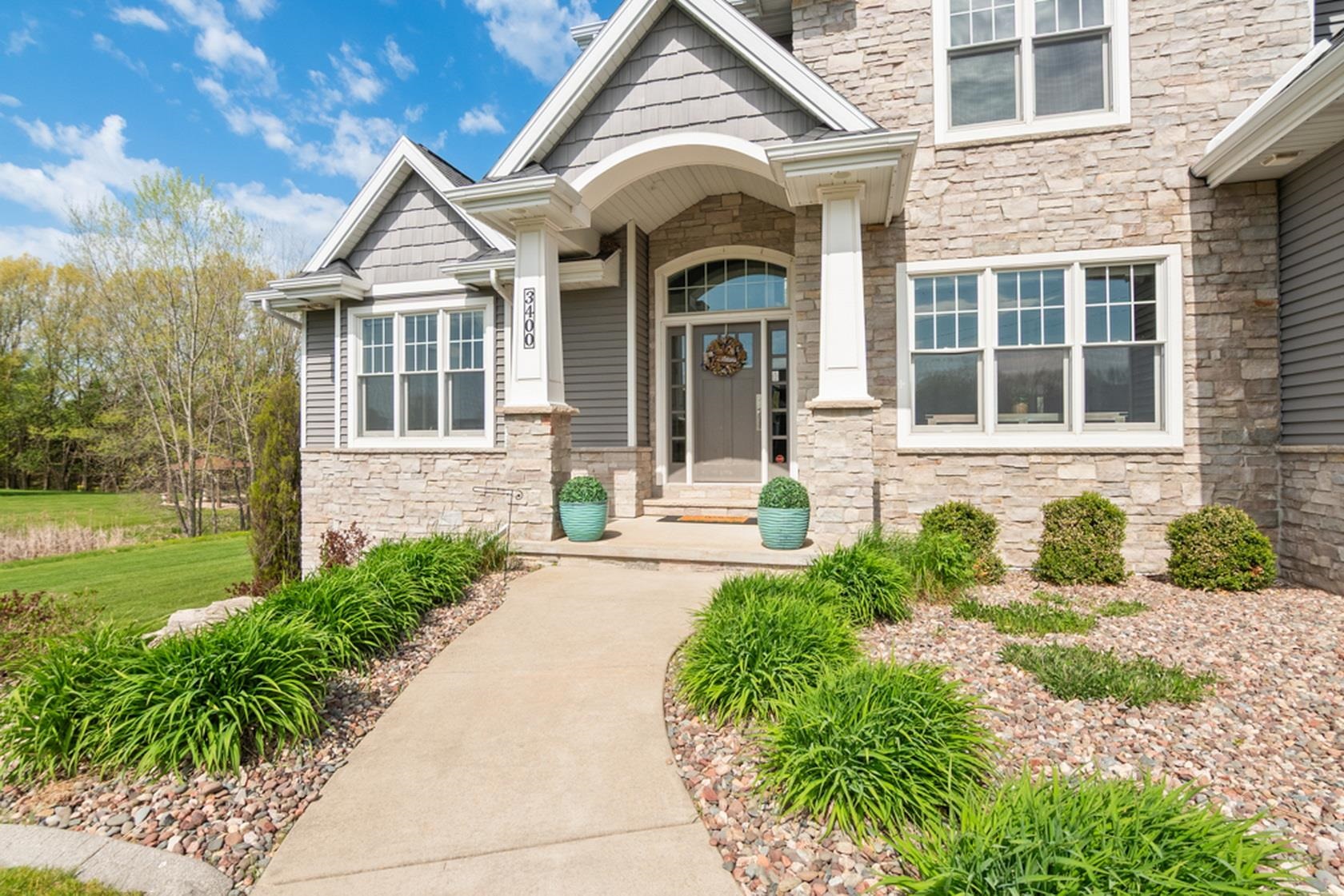 3400 AMBER Lane