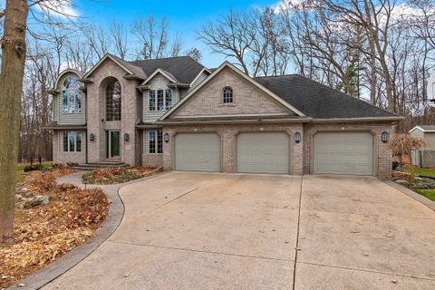 Photo of 1789 MAIDSTONE Circle, GREEN BAY, WI 54313 (MLS # 50318402)