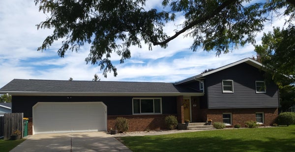 561 WAKEFIELD AVE, FOND DU LAC, WI 54935 - Image 1eefdb1dae1e62352af852d99bc00803/1357640103