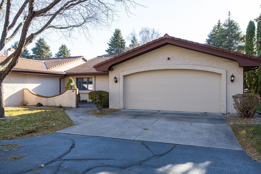 Photo of 8 FIESTA Court #E, APPLETON, WI 54911 (MLS # 50318300)