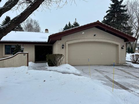Photo of 8 FIESTA Court #E, APPLETON, WI 54911 (MLS # 50318300)
