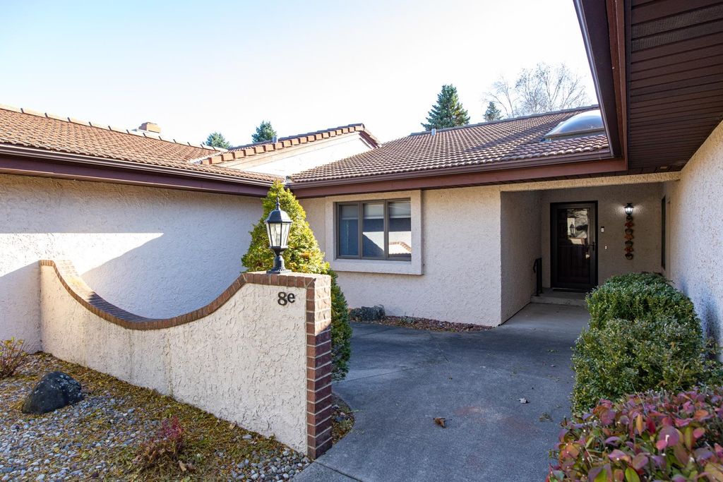 Photo of 8 FIESTA Court #E, APPLETON, WI 54911 (MLS # 50318300)