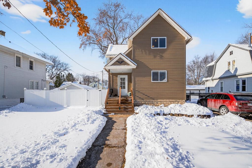 Photo of 394 S PARK Avenue, FOND DU LAC, WI 54935 (MLS # 50319147)