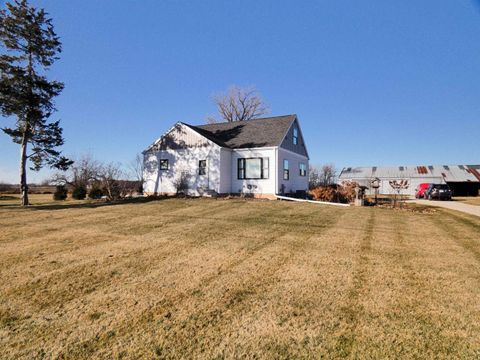 Photo of 2238 GOLDEN GLOW Road, DE PERE, WI 54115 (MLS # 50318412)