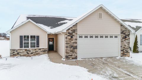 Photo of 4647 N CHERRYVALE Avenue, APPLETON, WI 54913 (MLS # 50318876)