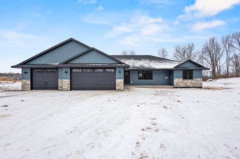 Photo of 3382 LARGO RIDGE Court, GREEN BAY, WI 54311 (MLS # 50320345)